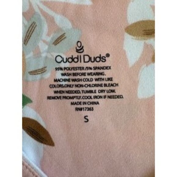 NWT - CUDDLE DUDS Short Sleeve V-Neck Top with Short Pajama Set - Size S - Peach - Picture 2 of 7